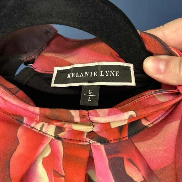 Vibrant Floral Sleeveless Tank Top - Picture 5 of 5